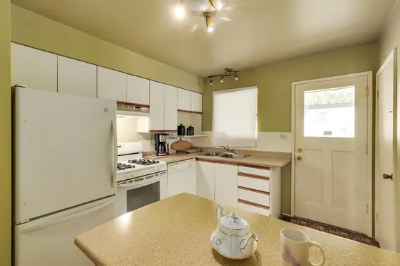 1118 Cloverley Street, North Vancouver For Sale - image 25