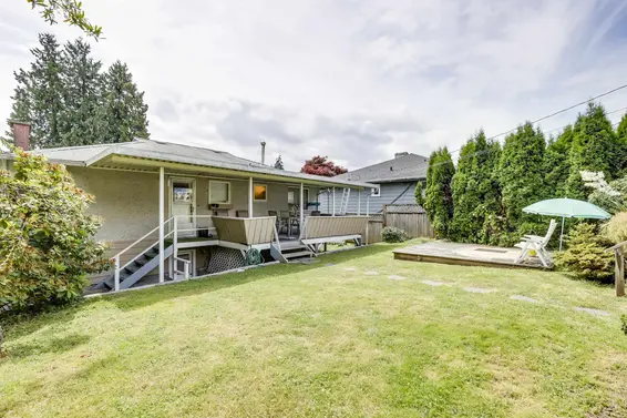 1118 Cloverley Street, North Vancouver For Sale - image 29