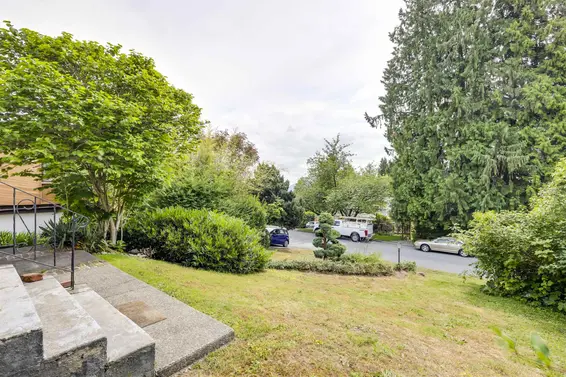 1118 Cloverley Street, North Vancouver For Sale - image 31
