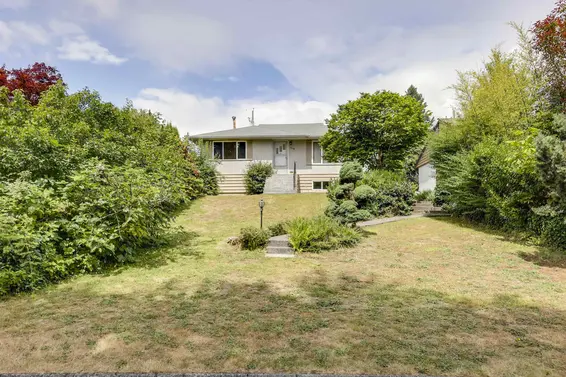 1118 Cloverley Street, North Vancouver For Sale - image 32