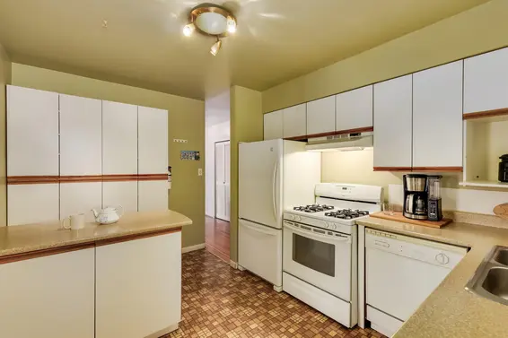 1118 Cloverley Street, North Vancouver For Sale - image 7