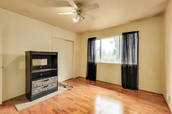 1118 Cloverley Street, North Vancouver For Sale - image 9