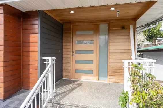552 West 25th Street, North Vancouver For Sale - image 2