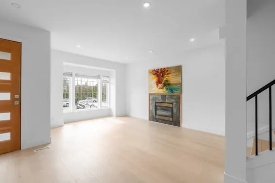 552 West 25th Street, North Vancouver For Sale - image 4