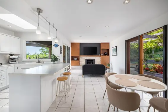 4615 Woodgreen Drive, West Vancouver For Sale - image 13