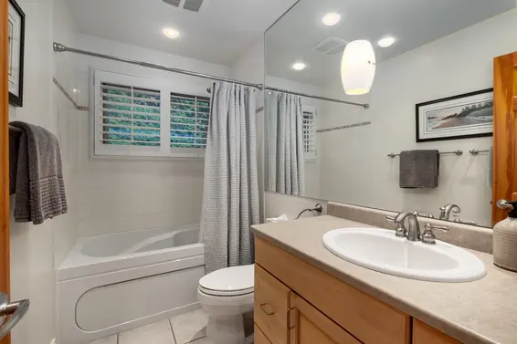 4615 Woodgreen Drive, West Vancouver For Sale - image 21