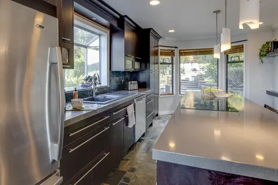 370 Bayview Place, LIONS BAY For Sale - image 11