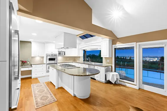 1285 Chartwell Crescent, West Vancouver For Sale - image 11