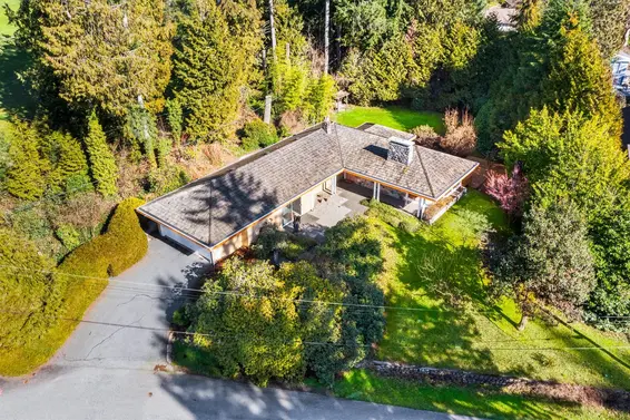 405 Bury Lane, West Vancouver