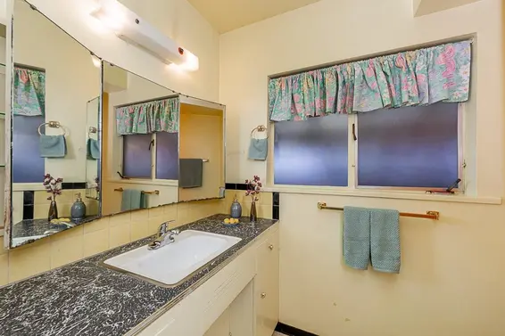 723 Handsworth Road, North Vancouver For Sale - image 15