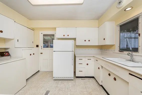 723 Handsworth Road, North Vancouver For Sale - image 7