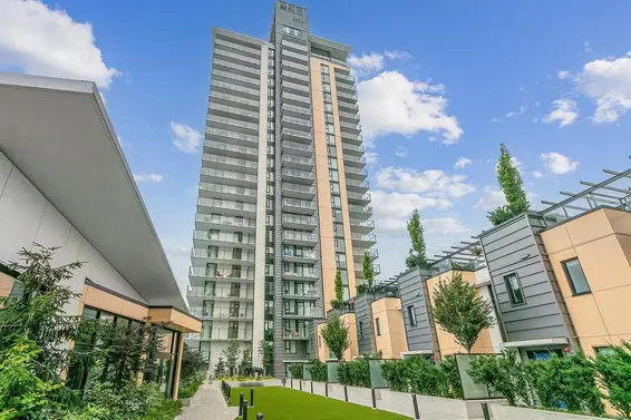 302 1401 Hunter Street, North Vancouver