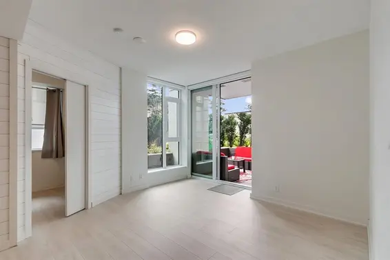 302 1401 Hunter Street, North Vancouver For Sale - image 3