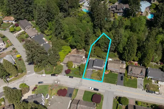 4062 Ruby Avenue, North Vancouver For Sale - image 3