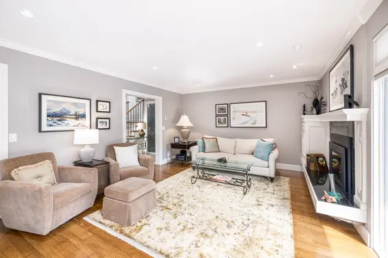 4423 Patterdale Drive, North Vancouver For Sale - image 10