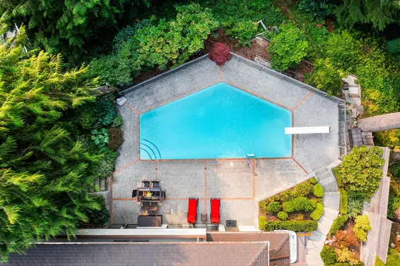 4423 Patterdale Drive, North Vancouver For Sale - image 4