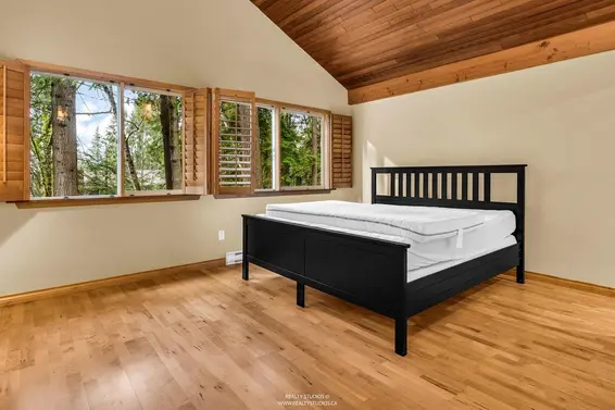 3859 Calder Avenue, North Vancouver For Sale - image 16