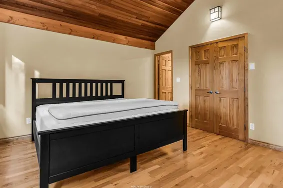 3859 Calder Avenue, North Vancouver For Sale - image 17