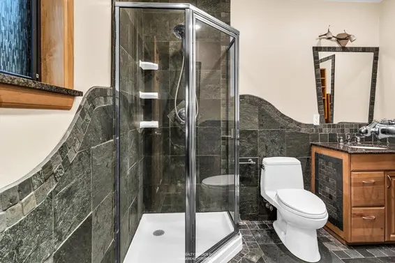 3859 Calder Avenue, North Vancouver For Sale - image 19