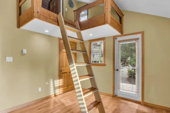 3859 Calder Avenue, North Vancouver For Sale - image 24