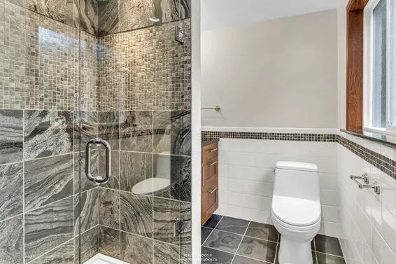 3859 Calder Avenue, North Vancouver For Sale - image 32