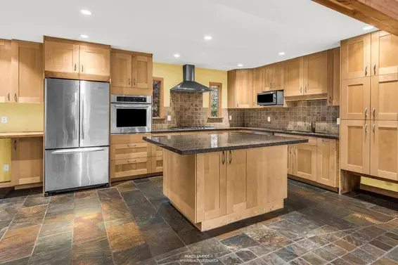 3859 Calder Avenue, North Vancouver For Sale - image 9