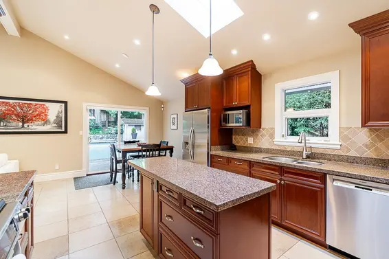 4640 Woodburn Road, West Vancouver For Sale - image 13