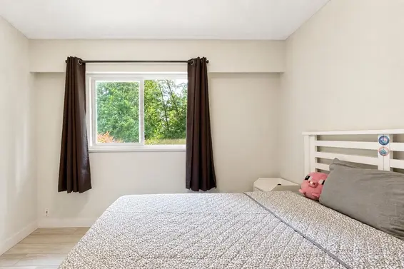 1398 Chamberlain Drive, North Vancouver For Sale - image 11