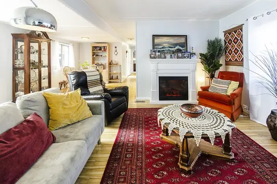 227 Tomahawk Avenue, West Vancouver For Sale - image 2