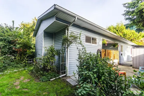 227 Tomahawk Avenue, West Vancouver For Sale - image 23