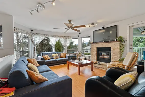 332 St. Patrick's Avenue, North Vancouver For Sale - image 5