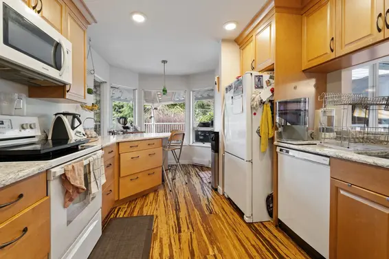 332 St. Patrick's Avenue, North Vancouver For Sale - image 8