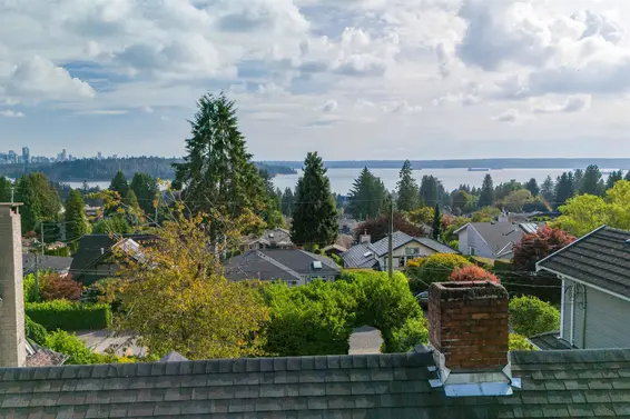 1427 Lawson Avenue, West Vancouver For Sale - image 2