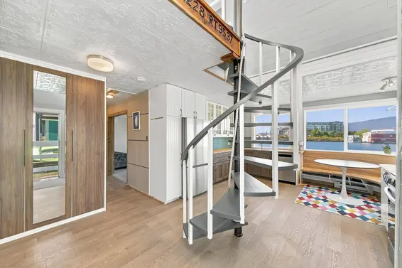 A23 415 West Esplanade Avenue, North Vancouver For Sale - image 3