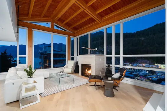 901 6699 Nelson Avenue, West Vancouver