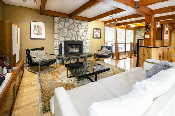 4225 Fairway Place, North Vancouver