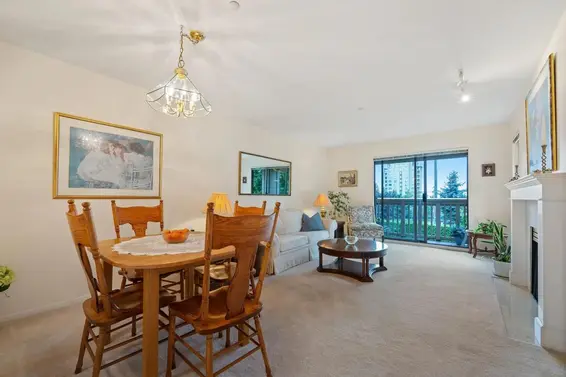 209 843 22nd Street, West Vancouver For Sale - image 2