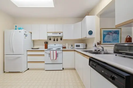 209 843 22nd Street, West Vancouver For Sale - image 8