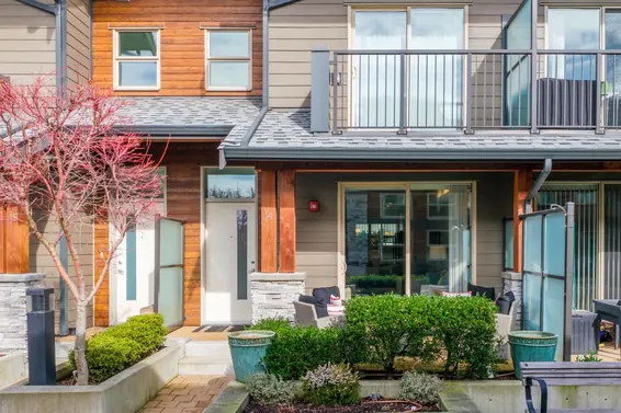 14 244 East 5th Street, North Vancouver For Sale - image 2