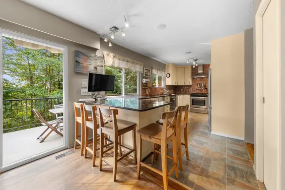 1967 Hyannis Drive, North Vancouver For Sale - image 10