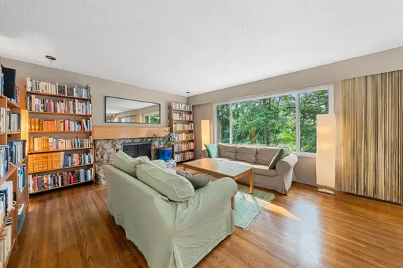 1967 Hyannis Drive, North Vancouver For Sale - image 2