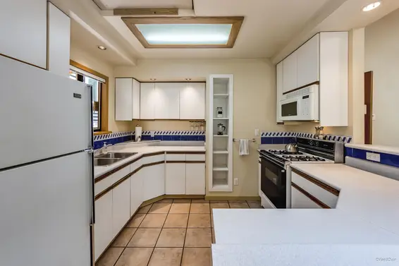 4585 Raeburn Street, North Vancouver For Sale - image 6