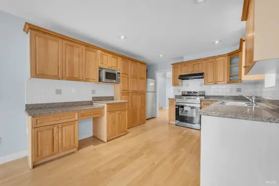 313 East 27 Street, North Vancouver For Sale - image 12