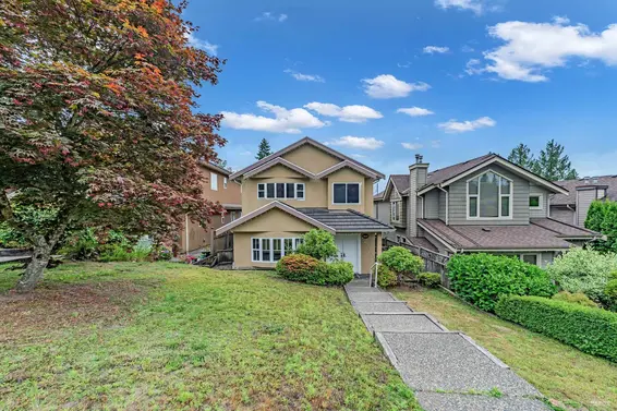 313 East 27 Street, North Vancouver For Sale - image 2