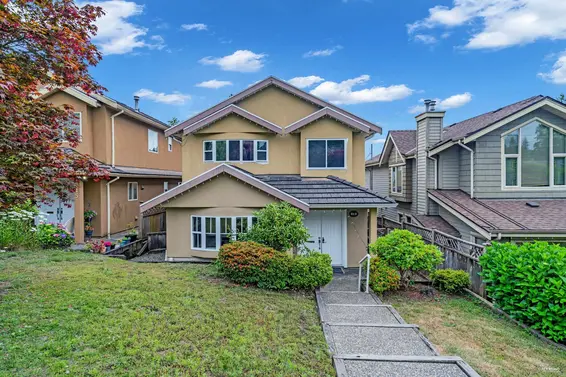 313 East 27 Street, North Vancouver For Sale - image 3