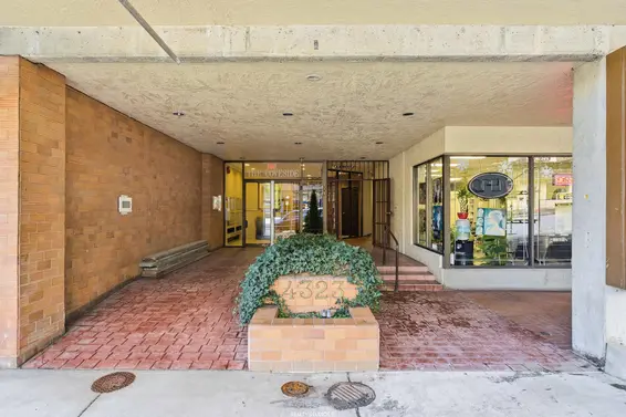 203 4323 Gallant Avenue, North Vancouver For Sale - image 37