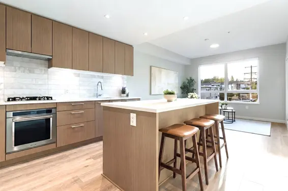 312 110 East 17th Street, North Vancouver