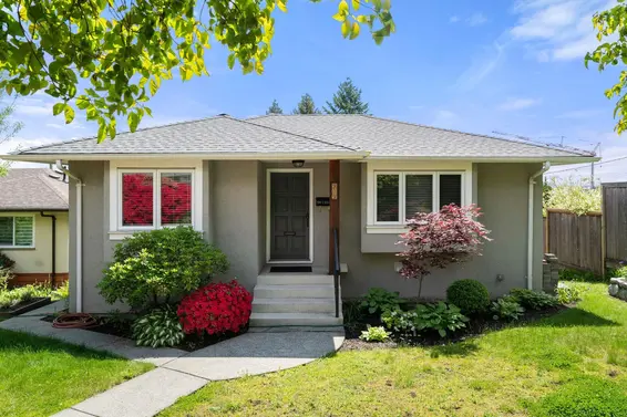 909 East Keith Road, North Vancouver
