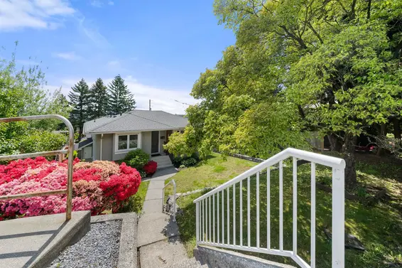 909 East Keith Road, North Vancouver For Sale - image 33
