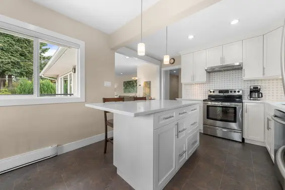 909 East Keith Road, North Vancouver For Sale - image 5